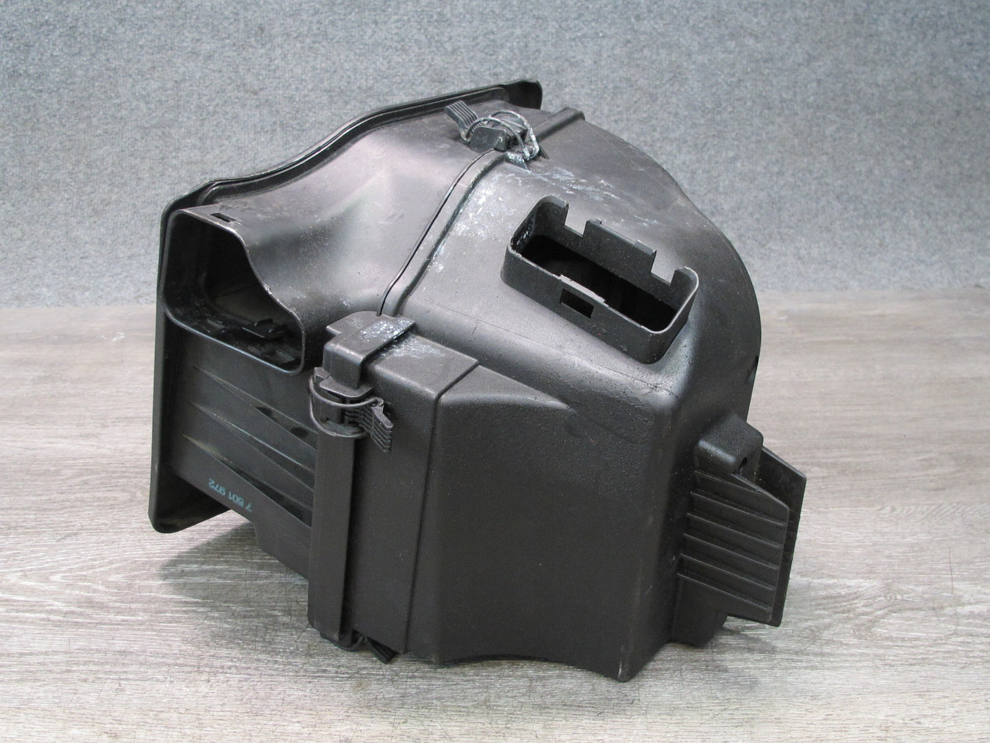 01-06 BMW E46 330ci M54 Air Intake Cleaner Filter Box 7501972 OEM