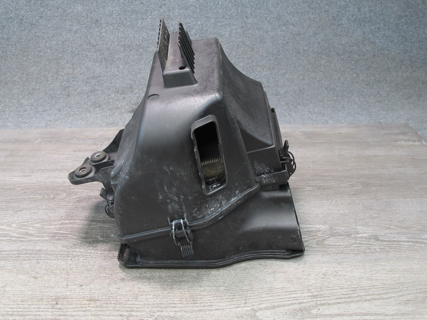 01-06 BMW E46 330ci M54 Air Intake Cleaner Filter Box 7501972 OEM