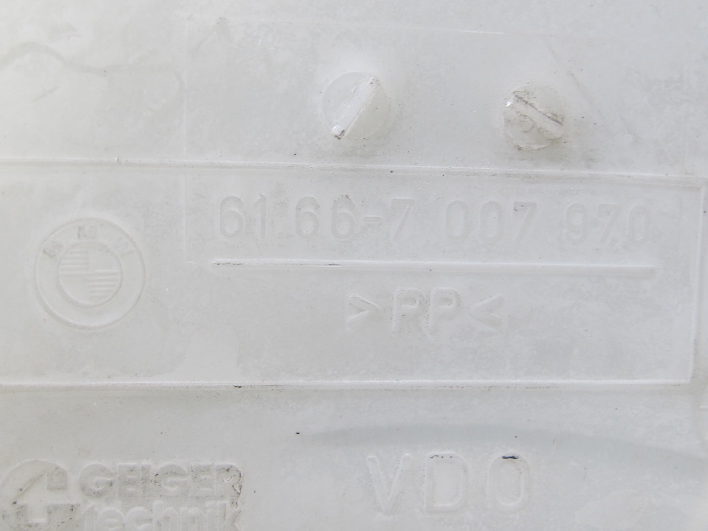 01-06 BMW E46 330ci Windshield Washer Fluid Reservoir Tank w Pump 7007970 OEM