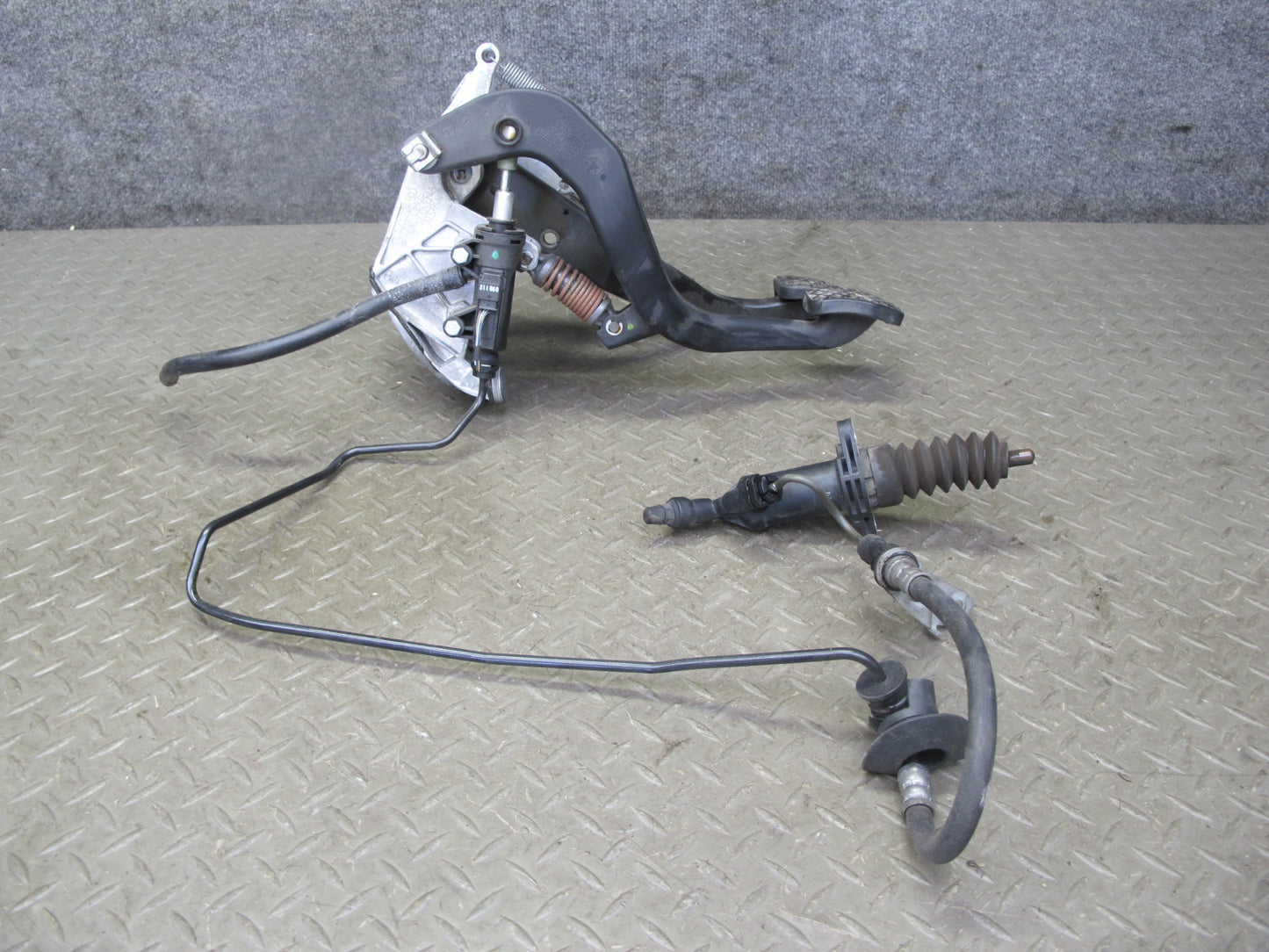 12-15 BMW F30 335i M/T Clutch Brake Gas Acceleration Pedal Cylinder Set OEM