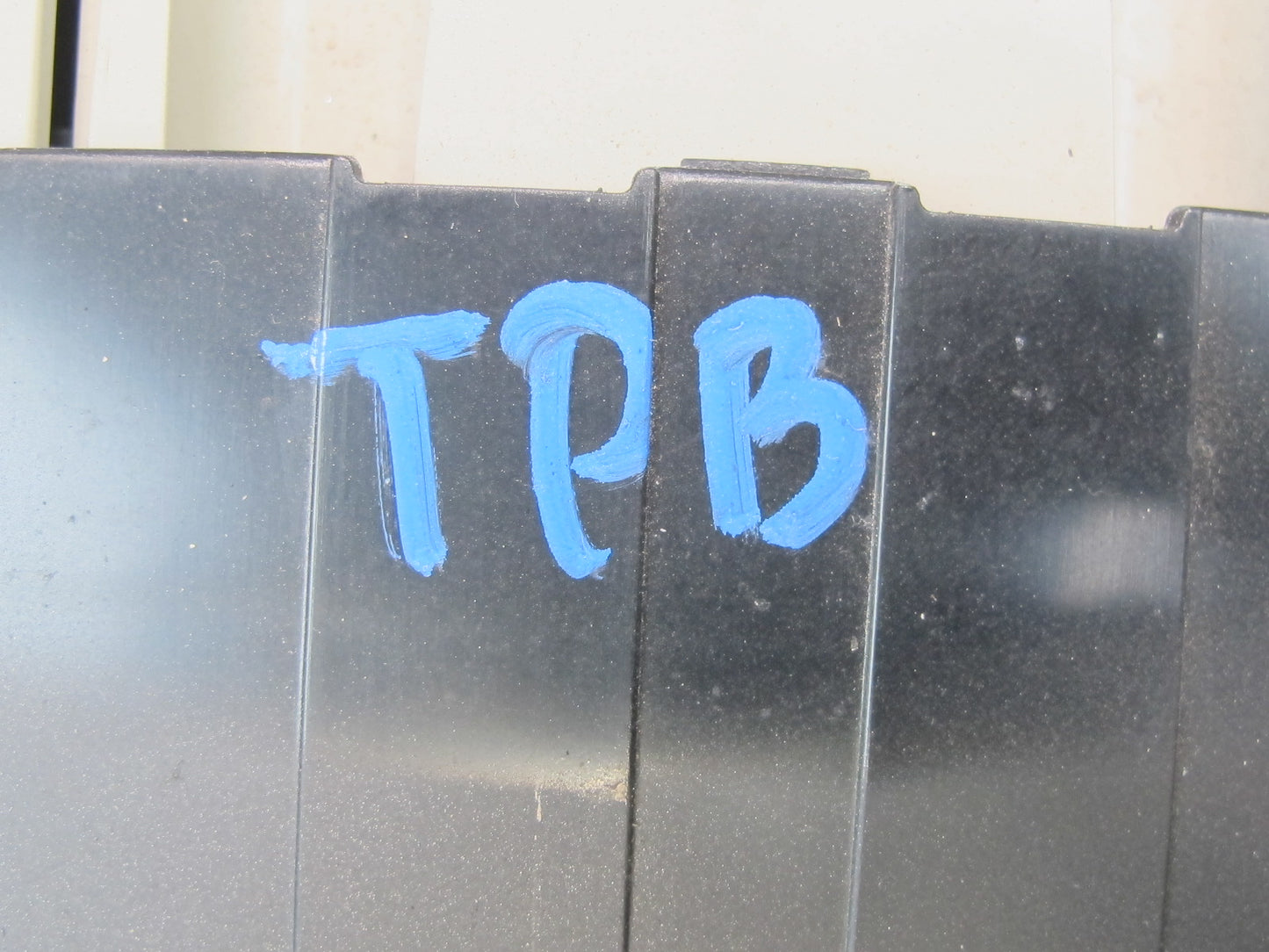 01-06 BMW E46 330ci Convertible A/T Speedometer Instrument Cluster 6915270 OEM