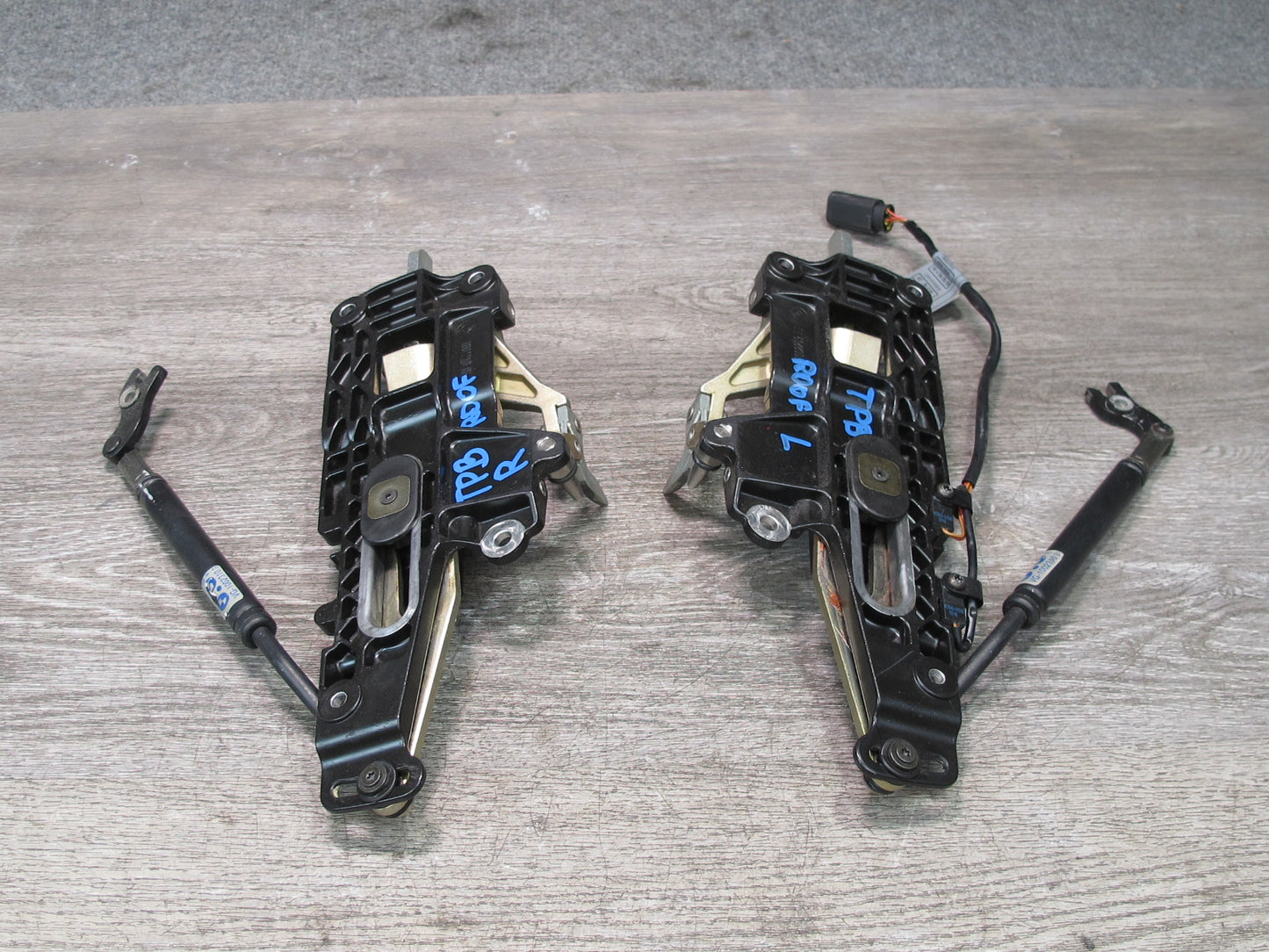 01-06 BMW E46 330ci Convertible Left & Right Soft TOP Roof Lock Latch Set OEM