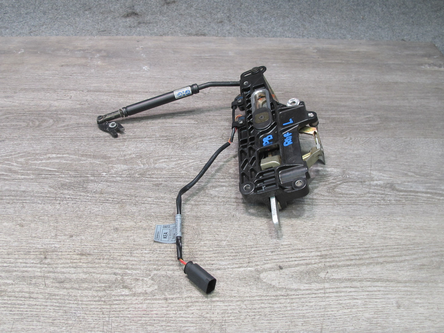 01-06 BMW E46 330ci Convertible Left & Right Soft TOP Roof Lock Latch Set OEM
