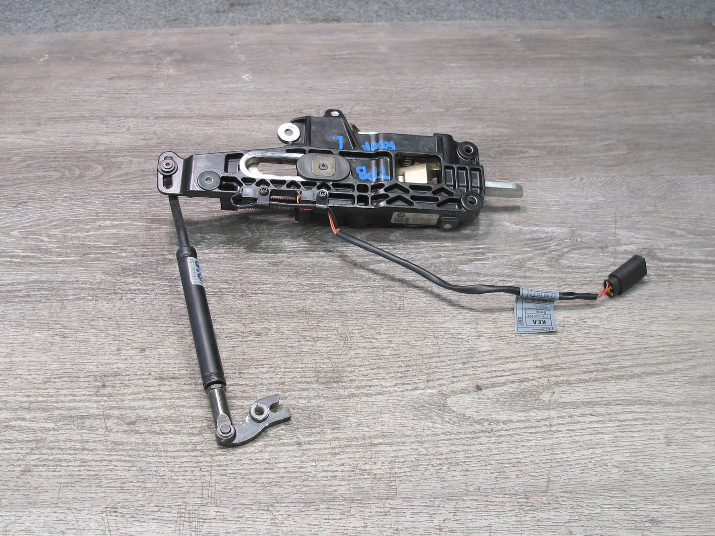 01-06 BMW E46 330ci Convertible Left & Right Soft TOP Roof Lock Latch Set OEM