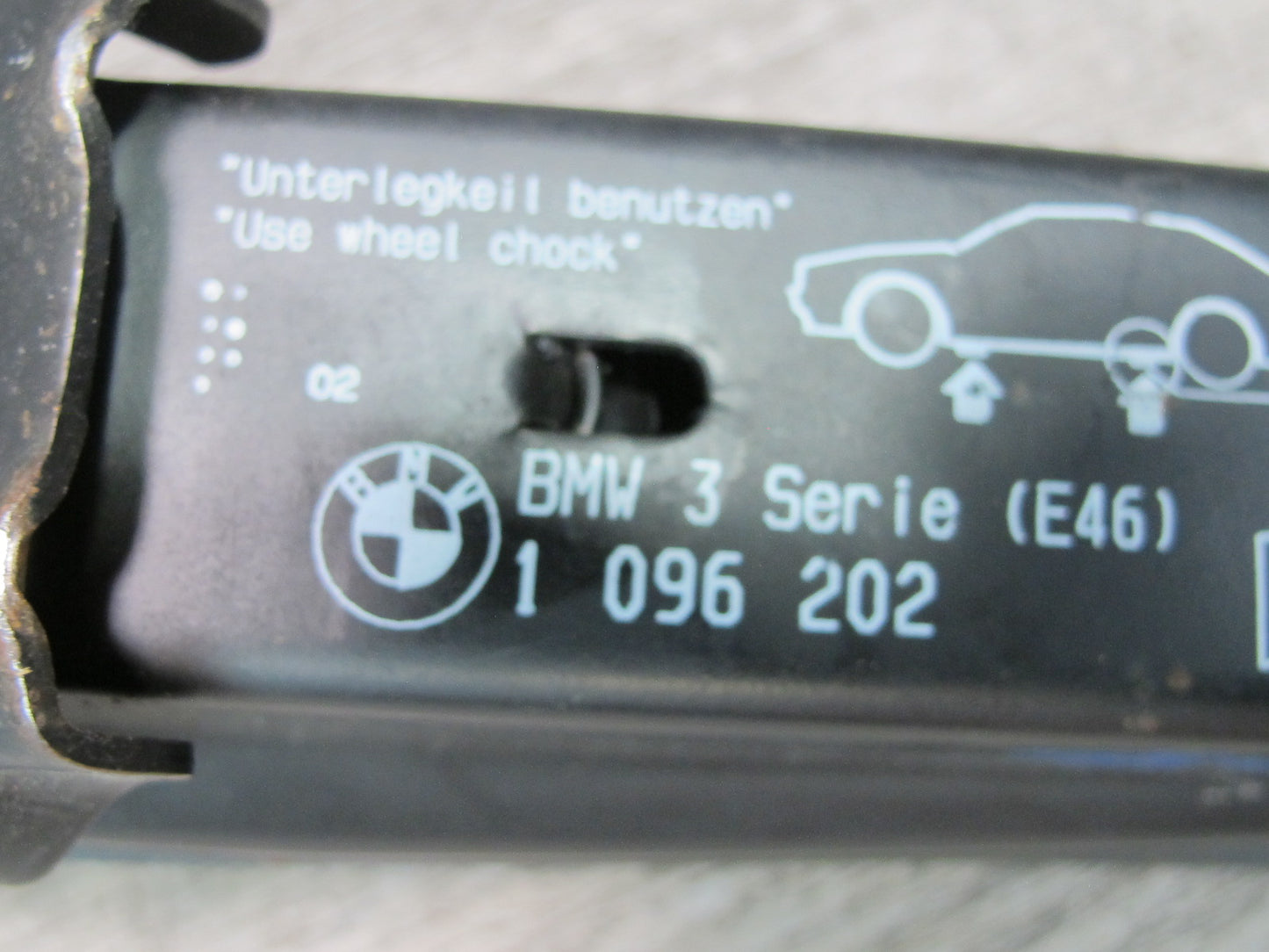 01-06 BMW E46 330ci 3-SERIES Emergency Spare Tire Lift Jack 1096202 OEM