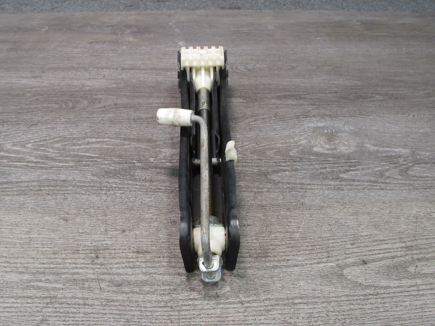 01-06 BMW E46 330ci 3-SERIES Emergency Spare Tire Lift Jack 1096202 OEM