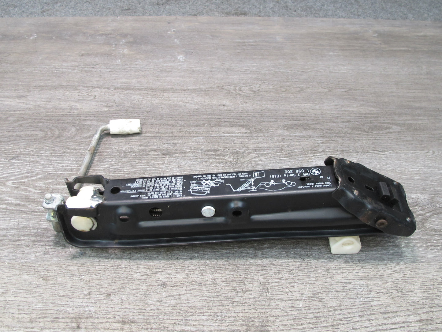01-06 BMW E46 330ci 3-SERIES Emergency Spare Tire Lift Jack 1096202 OEM