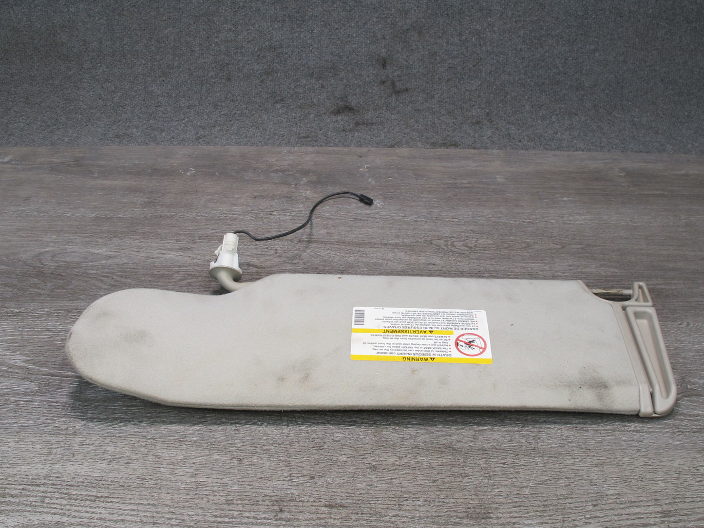 2003 -2007 Hummer H2 Front Right Pass Side Sun Visor Shade W/ Mirror