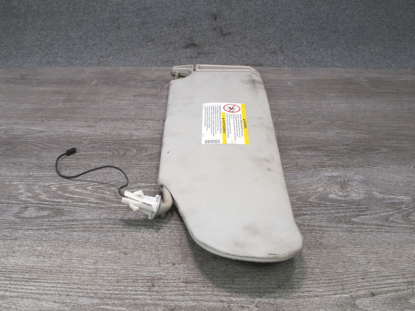 2003 -2007 Hummer H2 Front Right Pass Side Sun Visor Shade W/ Mirror