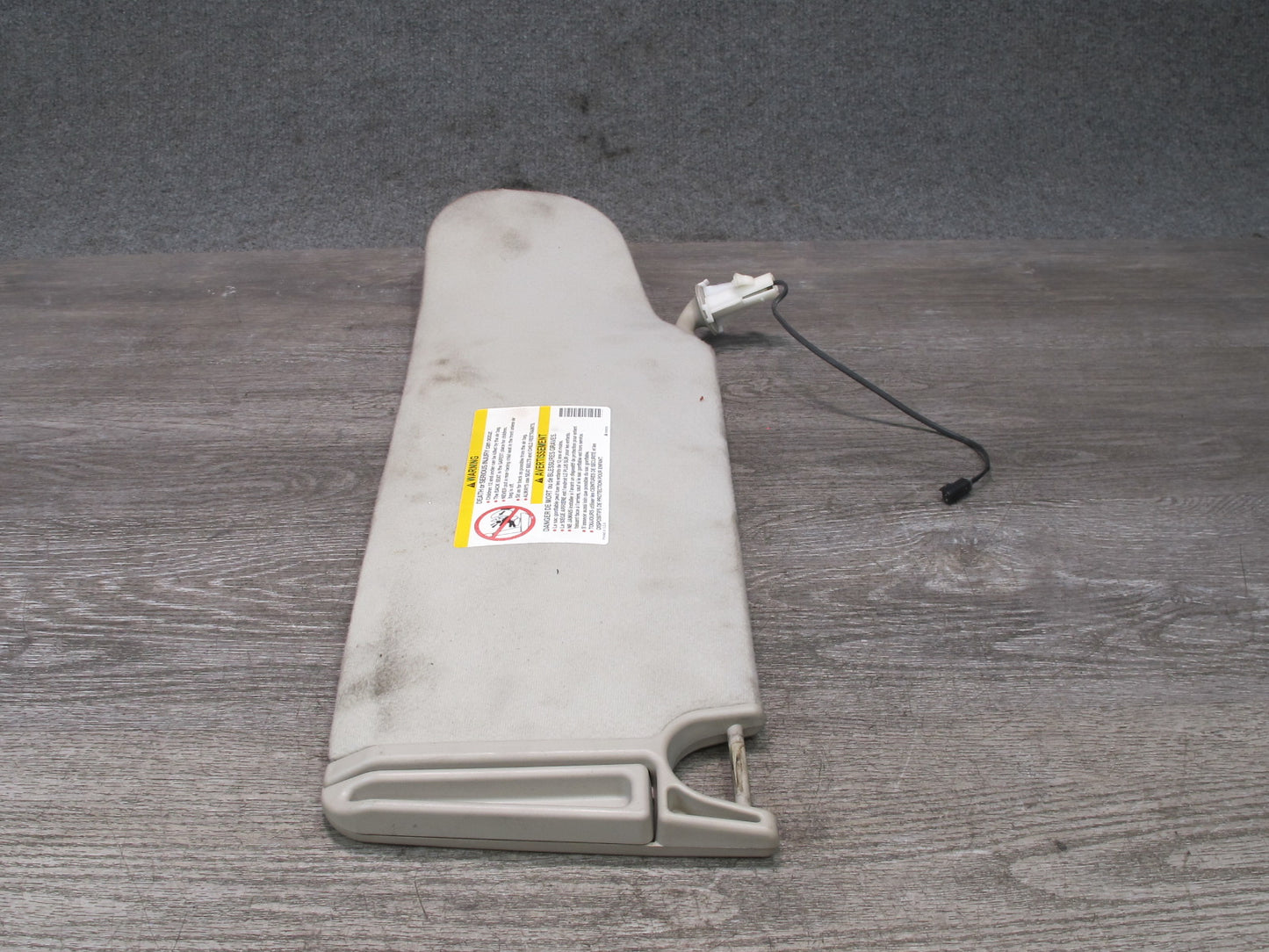 2003-2007 Hummer H2 Front Right Pass Side Sun Visor Shade W/ Mirror