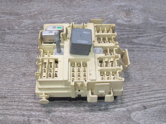2003-2007 Hummer H2 Dash Board Relay Fuse Junction Box 15190658