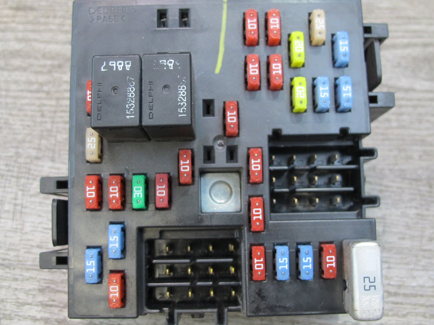 2003-2007 Hummer H2 Under Dash Interior Fuse Relay Box 15058033