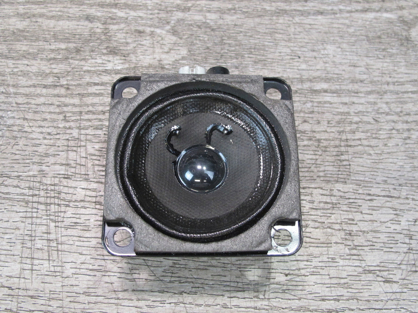 2003-2007 Hummer H2 Rear Upper Quarter D Pillar Bose Audio Speaker