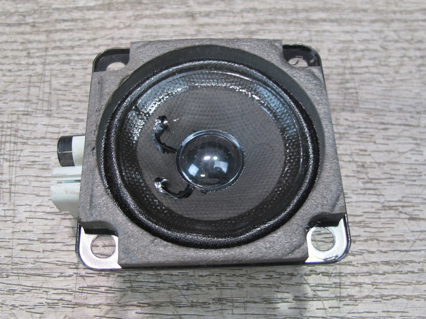 2003-2007 Hummer H2 Rear Upper Quarter D Pillar Bose Audio Speaker