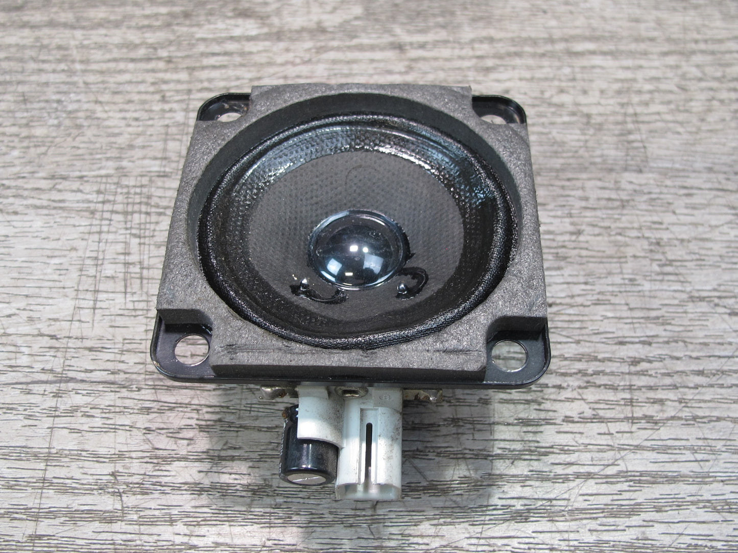 2003-2007 Hummer H2 Rear Upper Quarter D Pillar Bose Audio Speaker