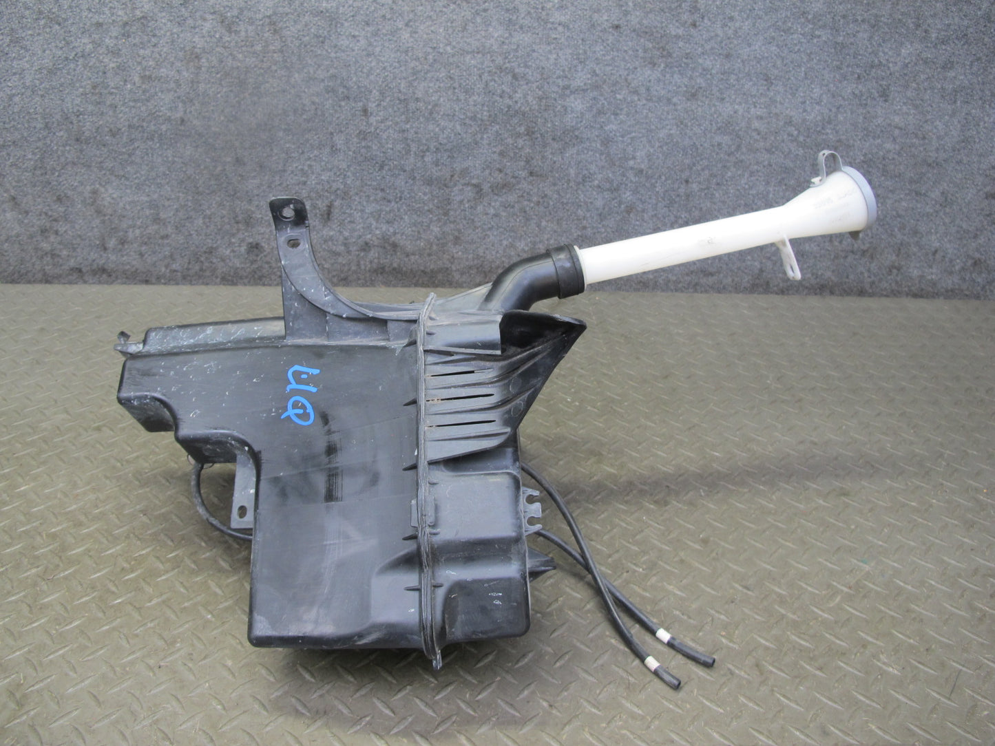 2014-2020 Infiniti QX60 Windshield Washer Fluid Reservoir Tank w Pump