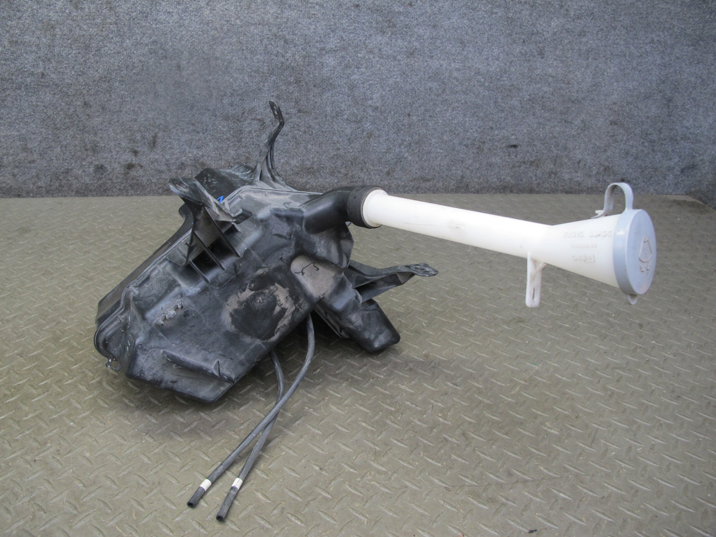 2014-2020 Infiniti QX60 Windshield Washer Fluid Reservoir Tank w Pump