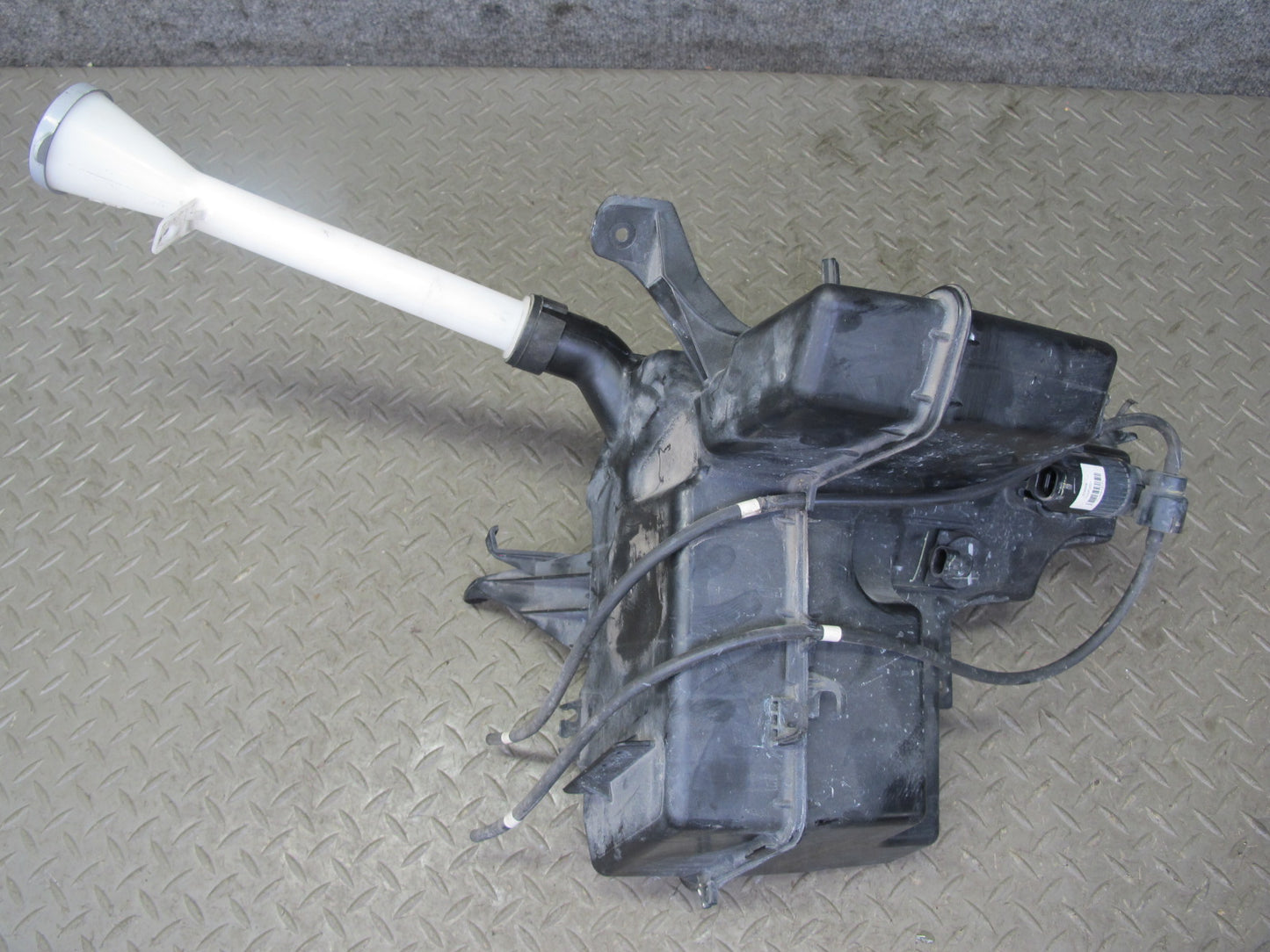 2014-2020 Infiniti QX60 Windshield Washer Fluid Reservoir Tank w Pump