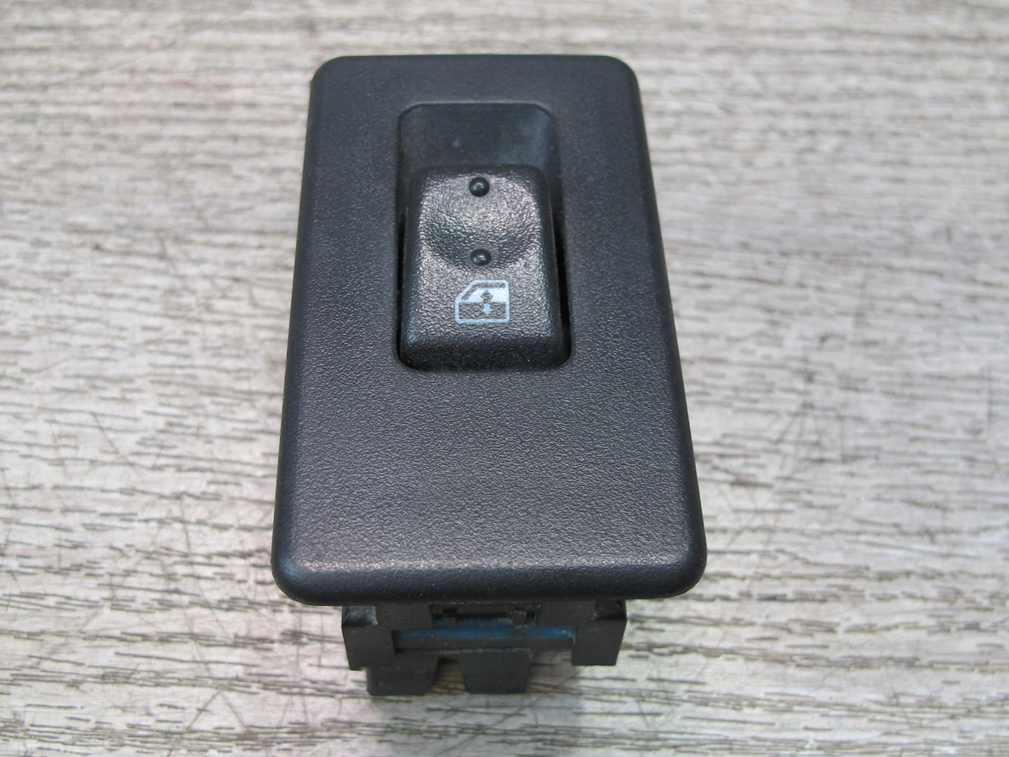 2003-2007 Hummer H2 Rear Door Window Switch W/ Trim 15093146