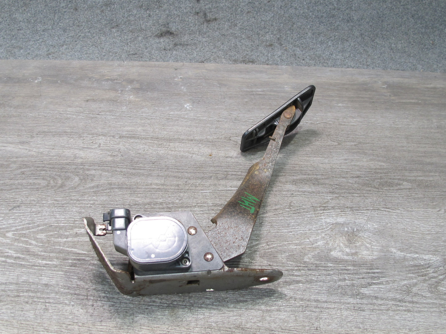 2004-2007 Hummer H2 Accelerator Gas Pedal Throttle Sensor
