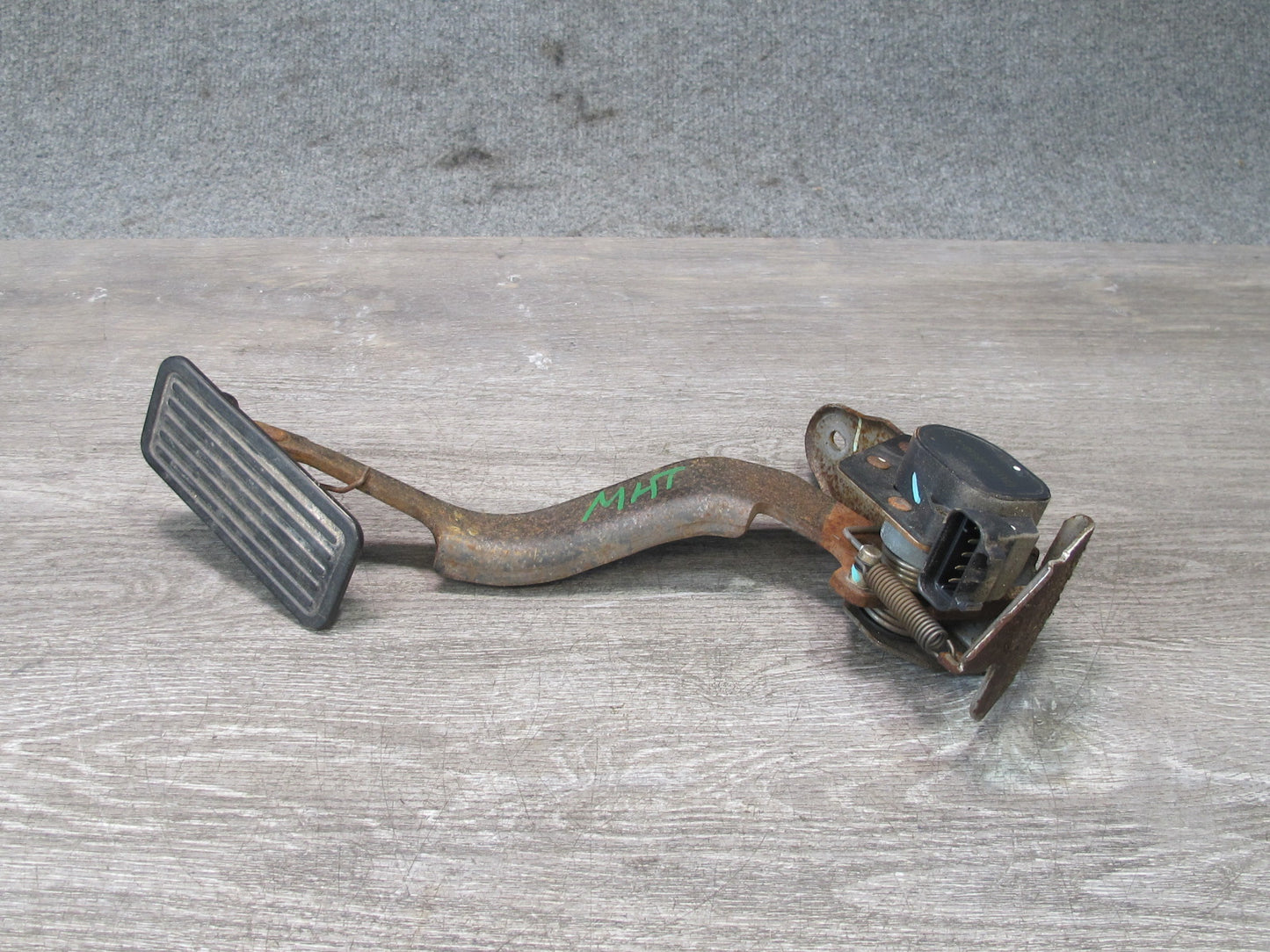 2004-2007 Hummer H2 Accelerator Gas Pedal Throttle Sensor