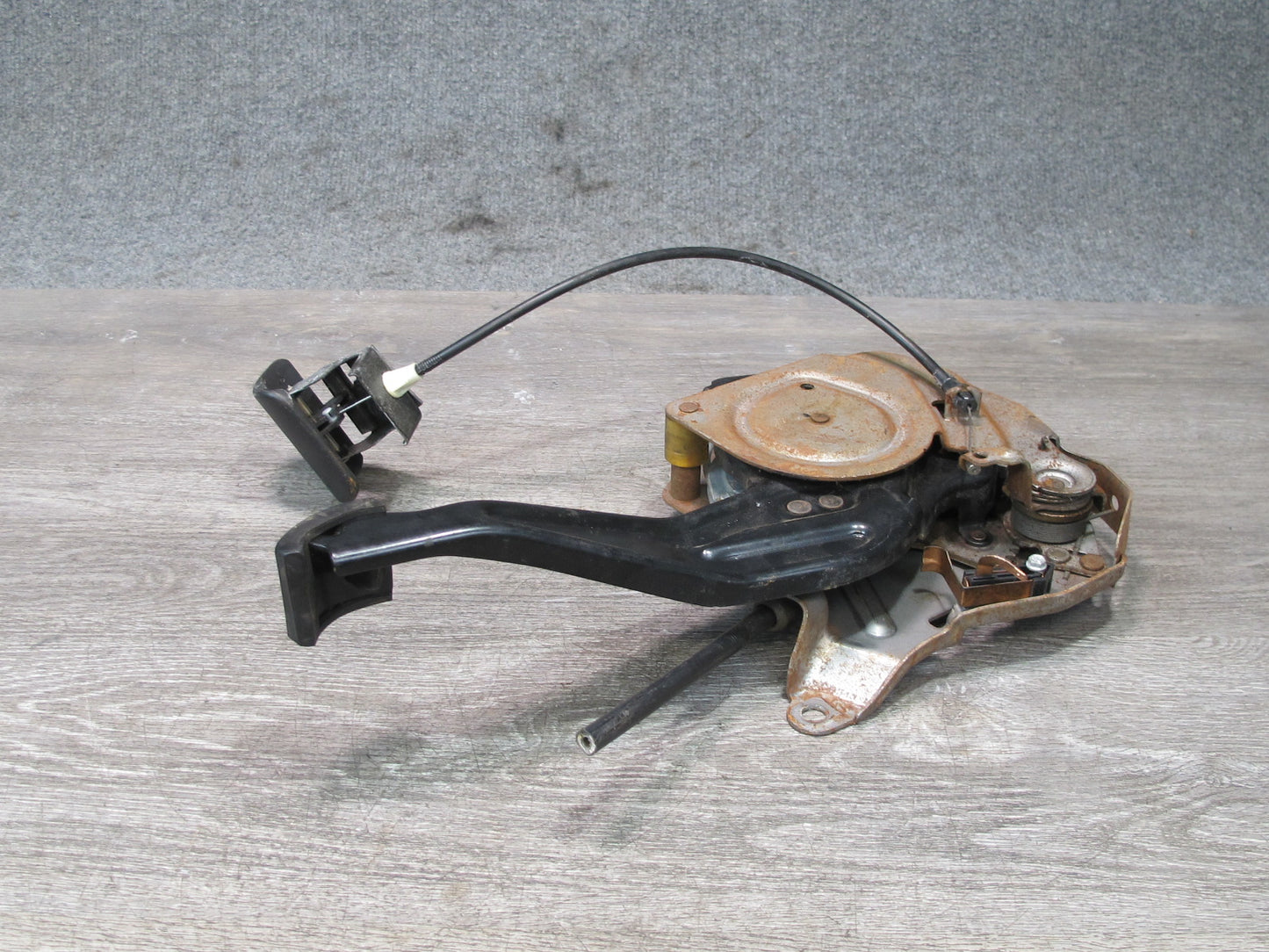 2003-2005 Hummer H2 Manual Emergency Parking Brake Stop Pedal