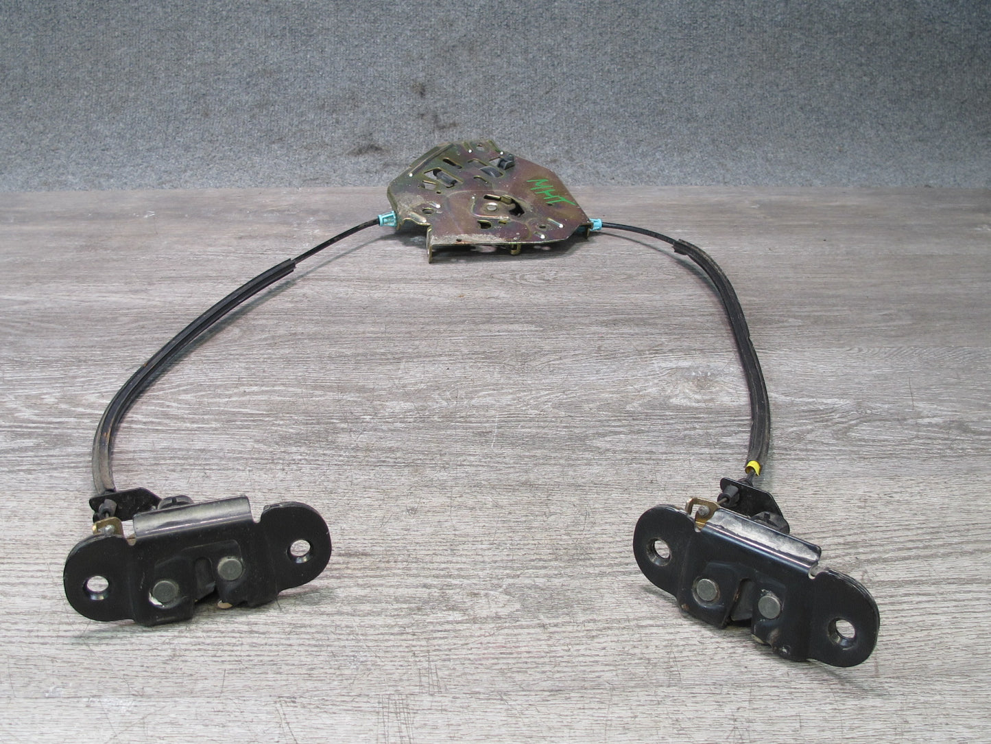 2003-2009 Hummer H2 Rear Trunk Lid Tailgate Liftgate Trunk Lock Latch Set