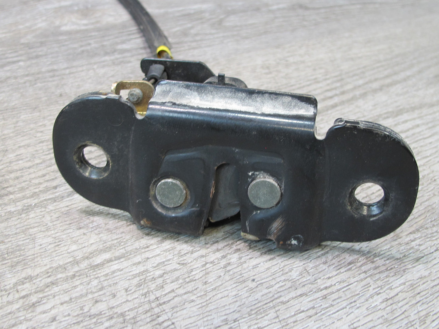 2003-2009 Hummer H2 Rear Trunk Lid Tailgate Liftgate Trunk Lock Latch Set