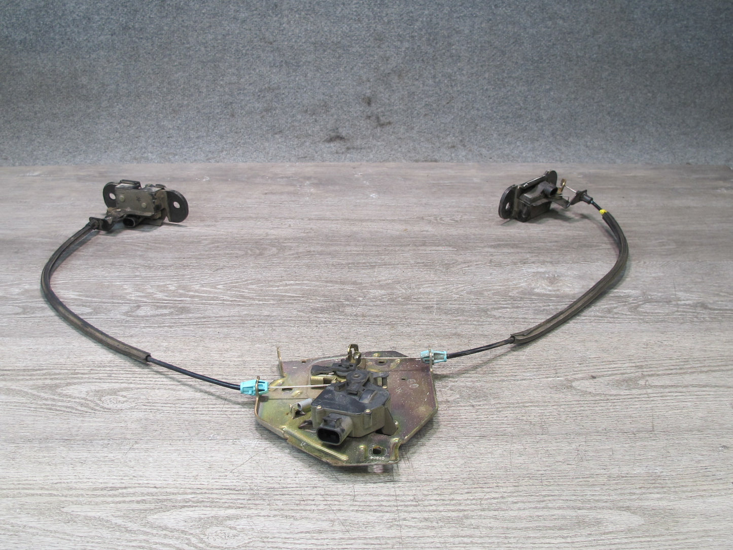 2003-2009 Hummer H2 Rear Trunk Lid Tailgate Liftgate Trunk Lock Latch Set