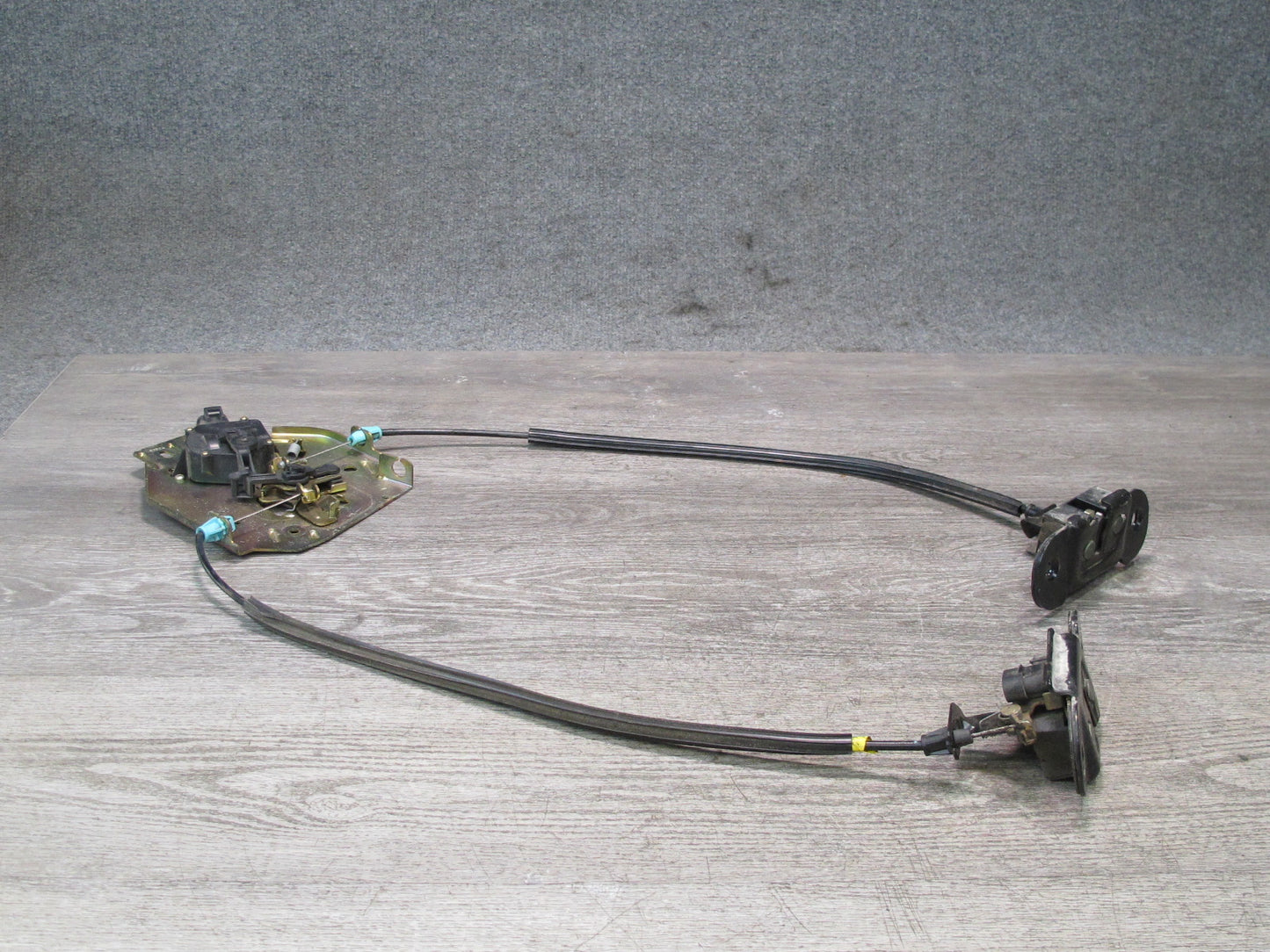 2003-2009 Hummer H2 Rear Trunk Lid Tailgate Liftgate Trunk Lock Latch Set