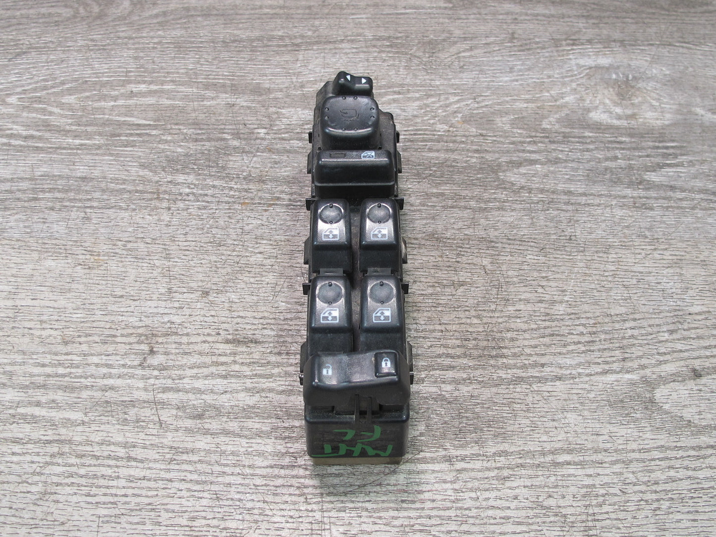 2003-2006 Hummer H2 Front Left Driver Side Door Master Window Switch
