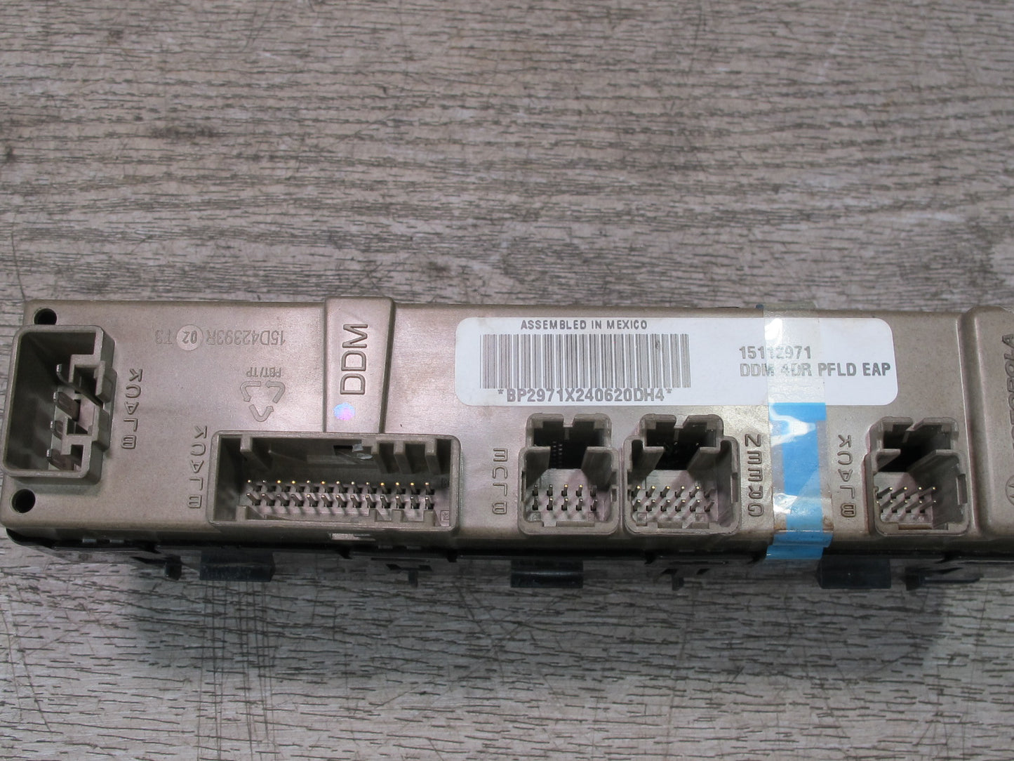 2003-2006 Hummer H2 Front Left Driver Side Door Master Window Switch