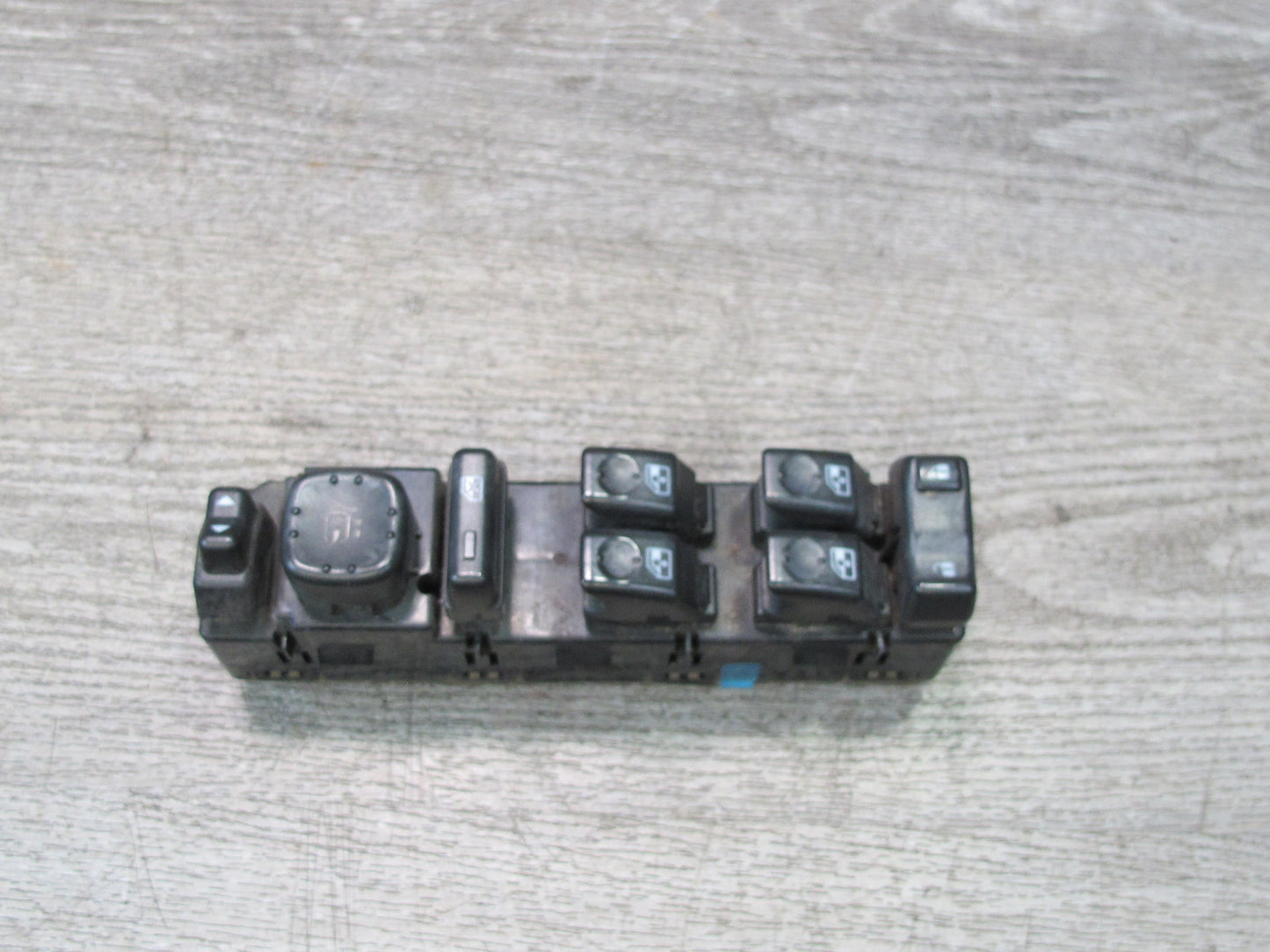 2003-2006 Hummer H2 Front Left Driver Side Door Master Window Switch