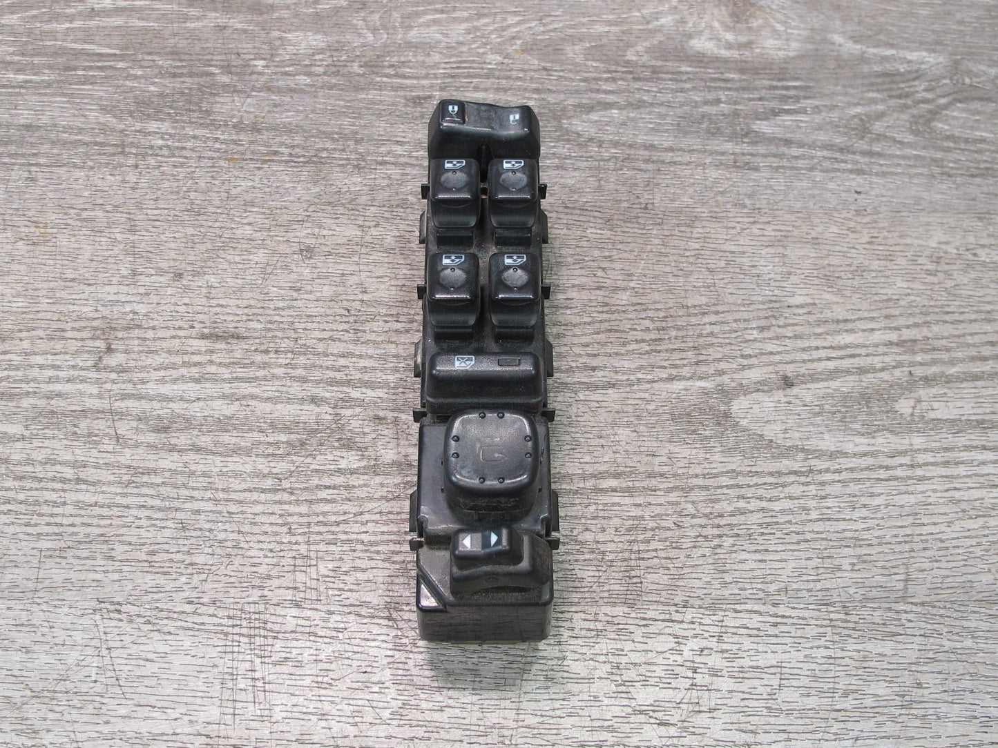 2003-2006 Hummer H2 Front Left Driver Side Door Master Window Switch