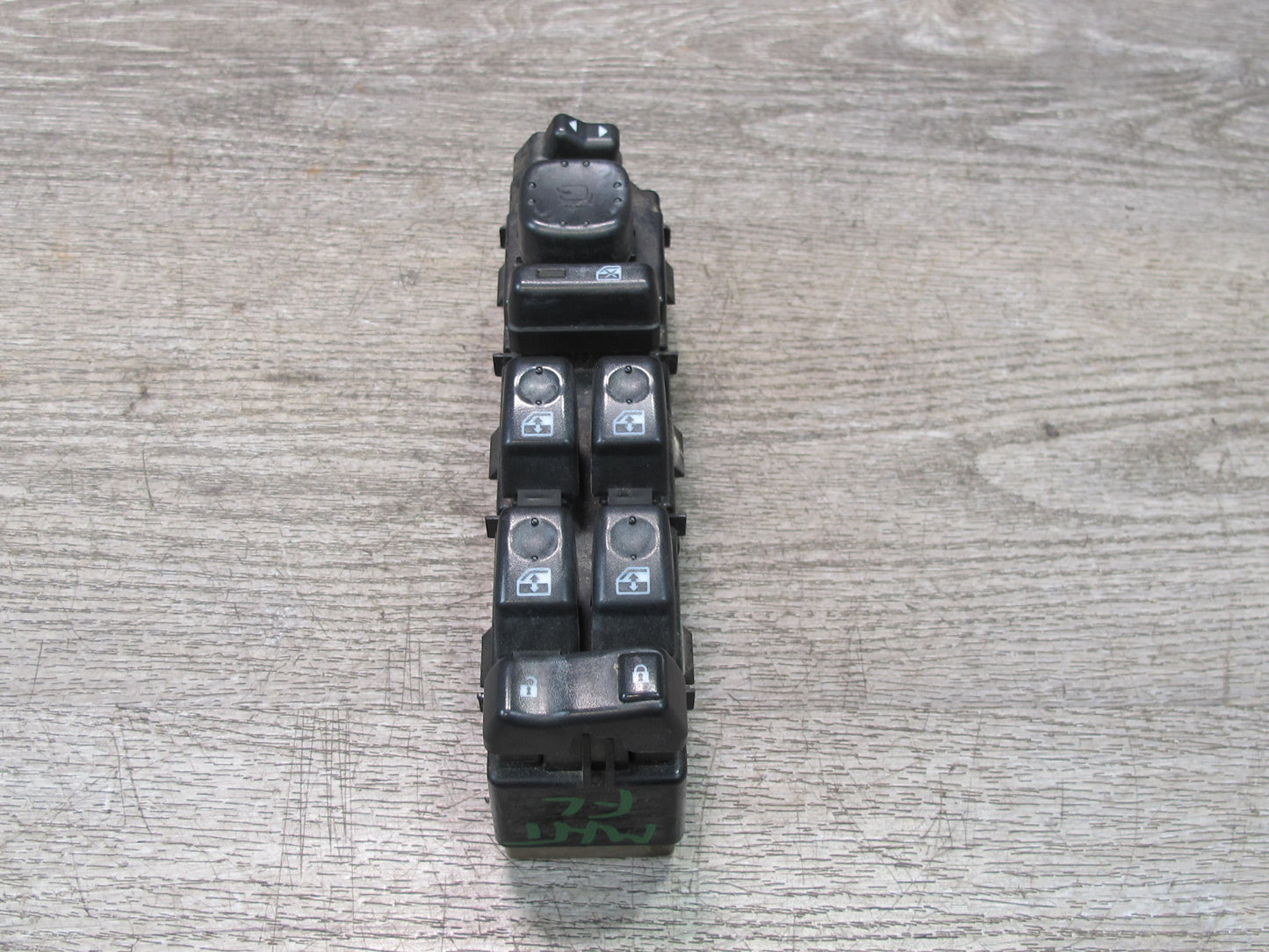 2003-2006 Hummer H2 Front Left Driver Side Door Master Window Switch