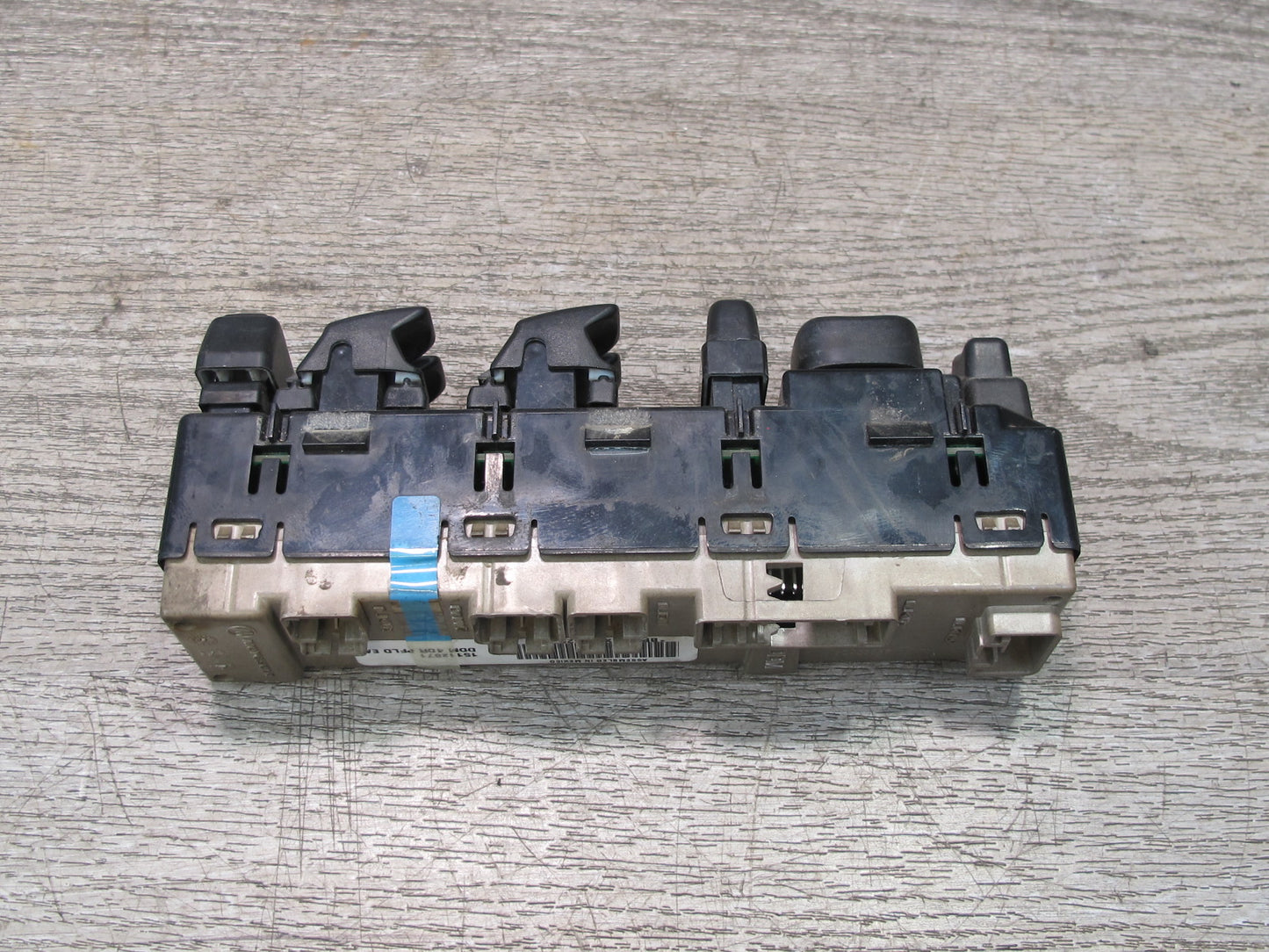 2003-2006 Hummer H2 Front Left Driver Side Door Master Window Switch