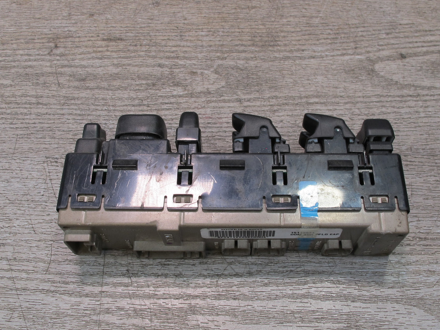 2003-2006 Hummer H2 Front Left Driver Side Door Master Window Switch