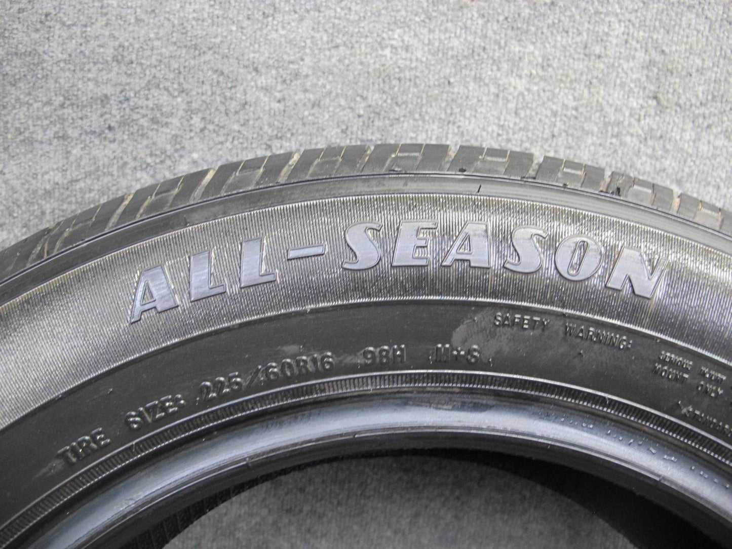 Goodyear Reliant ALL Season Tire 225/60 R16 98H 0623 9/32 Tread
