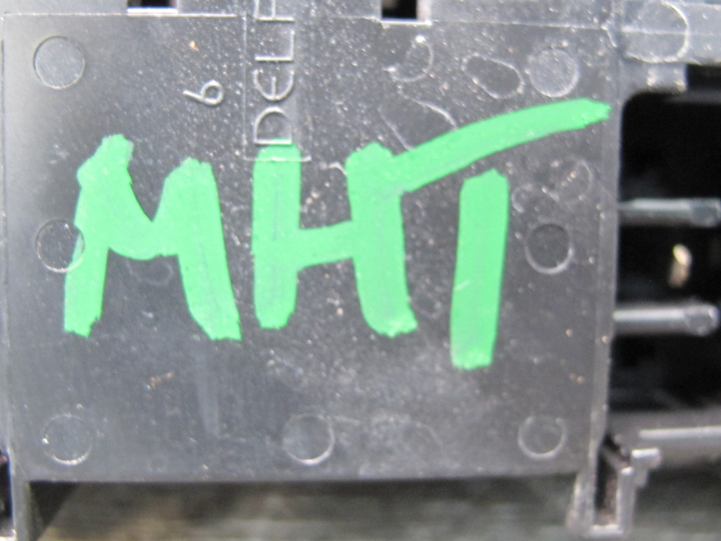 2003-2004 Hummer H2 Interior Fuse Relay Power Distribution Box