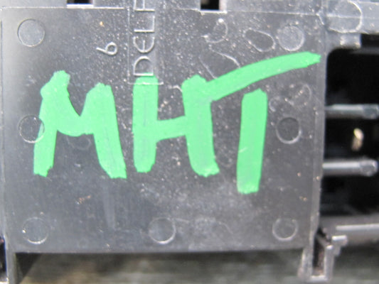 2003-2004 Hummer H2 Interior Fuse Relay Power Distribution Box