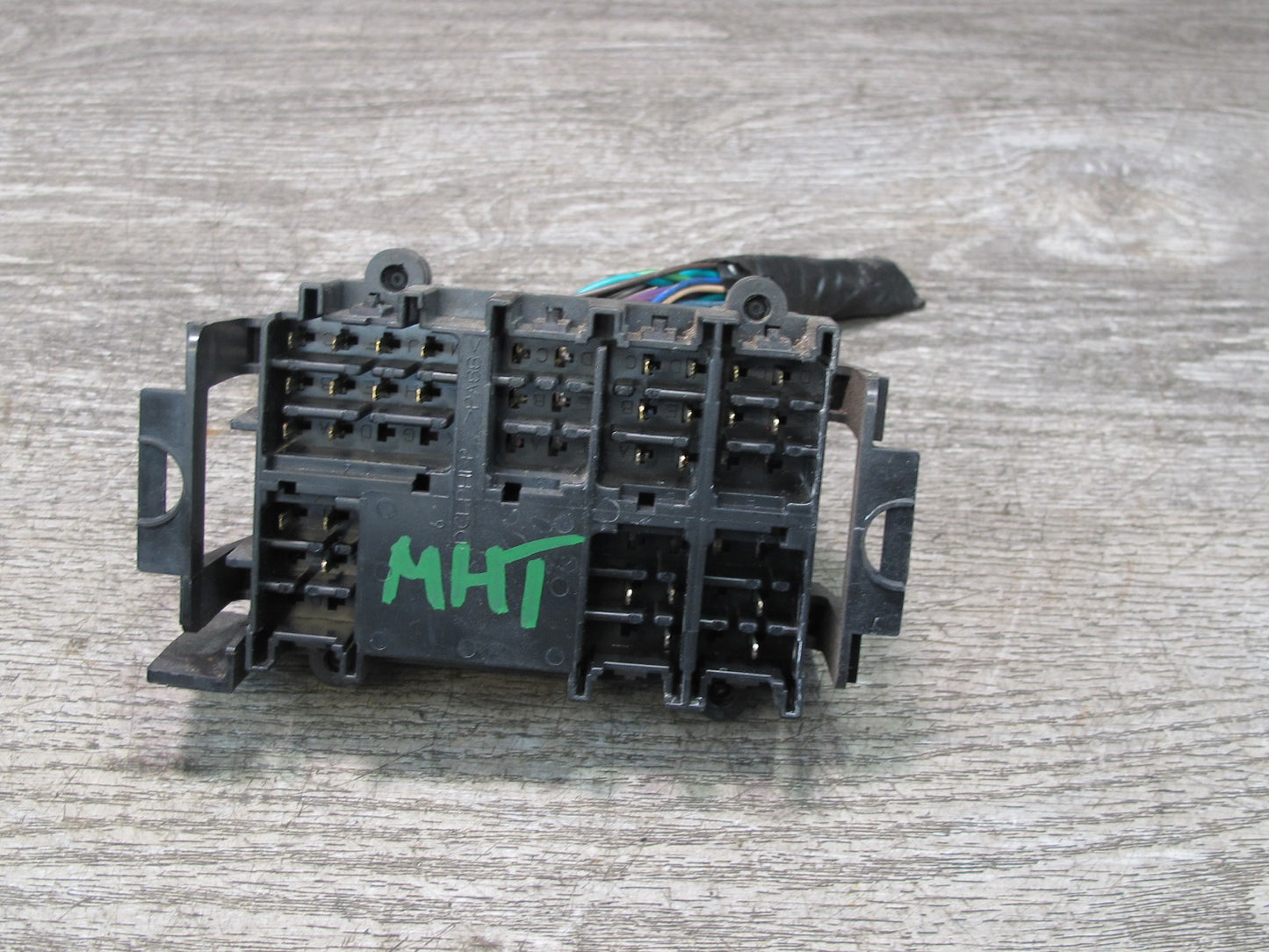2003-2004 Hummer H2 Interior Fuse Relay Power Distribution Box