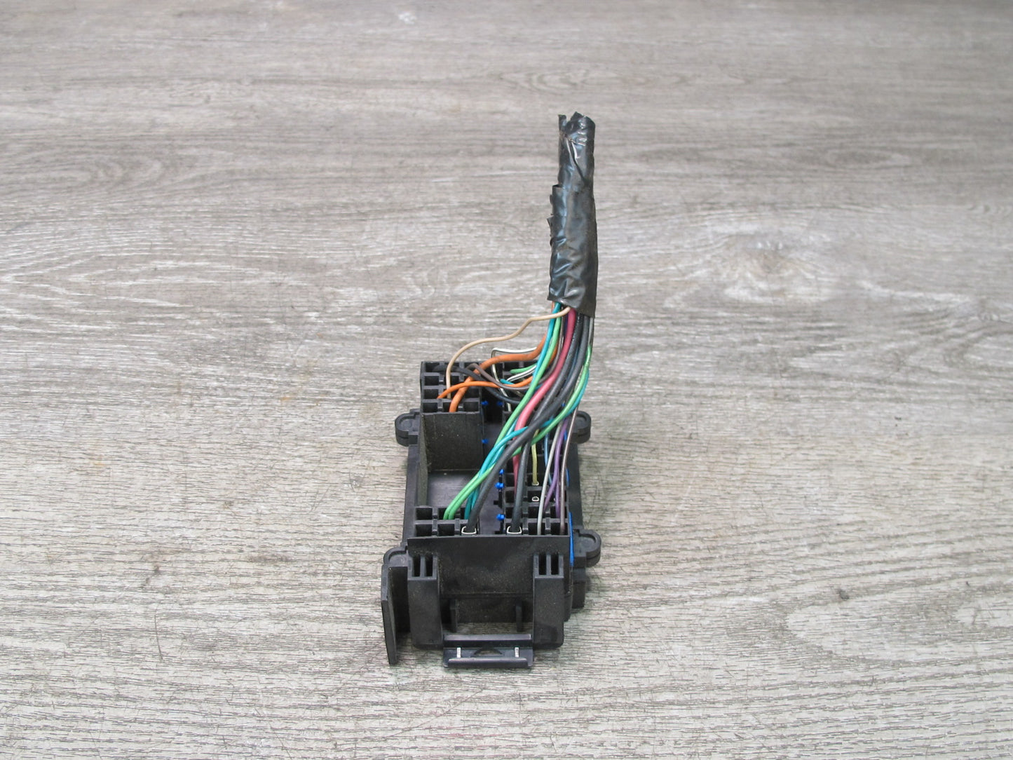 2003-2004 Hummer H2 Interior Fuse Relay Power Distribution Box