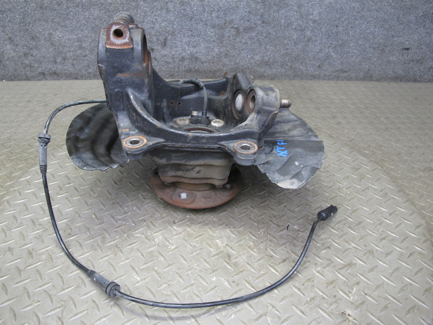 11-17 BMW F25 X3 AWD Front Left Spindle Knuckle Wheel Hub Bearing 6855953 OEM