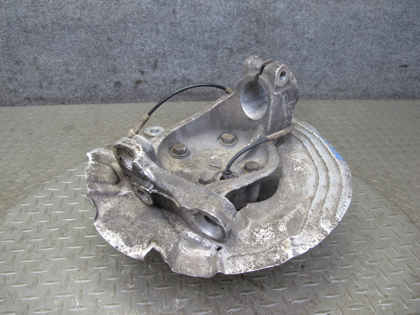 08-13 BMW E82 E88 135i RWD Front Left Spindle Knuckle Wheel Hub Bearing OEM