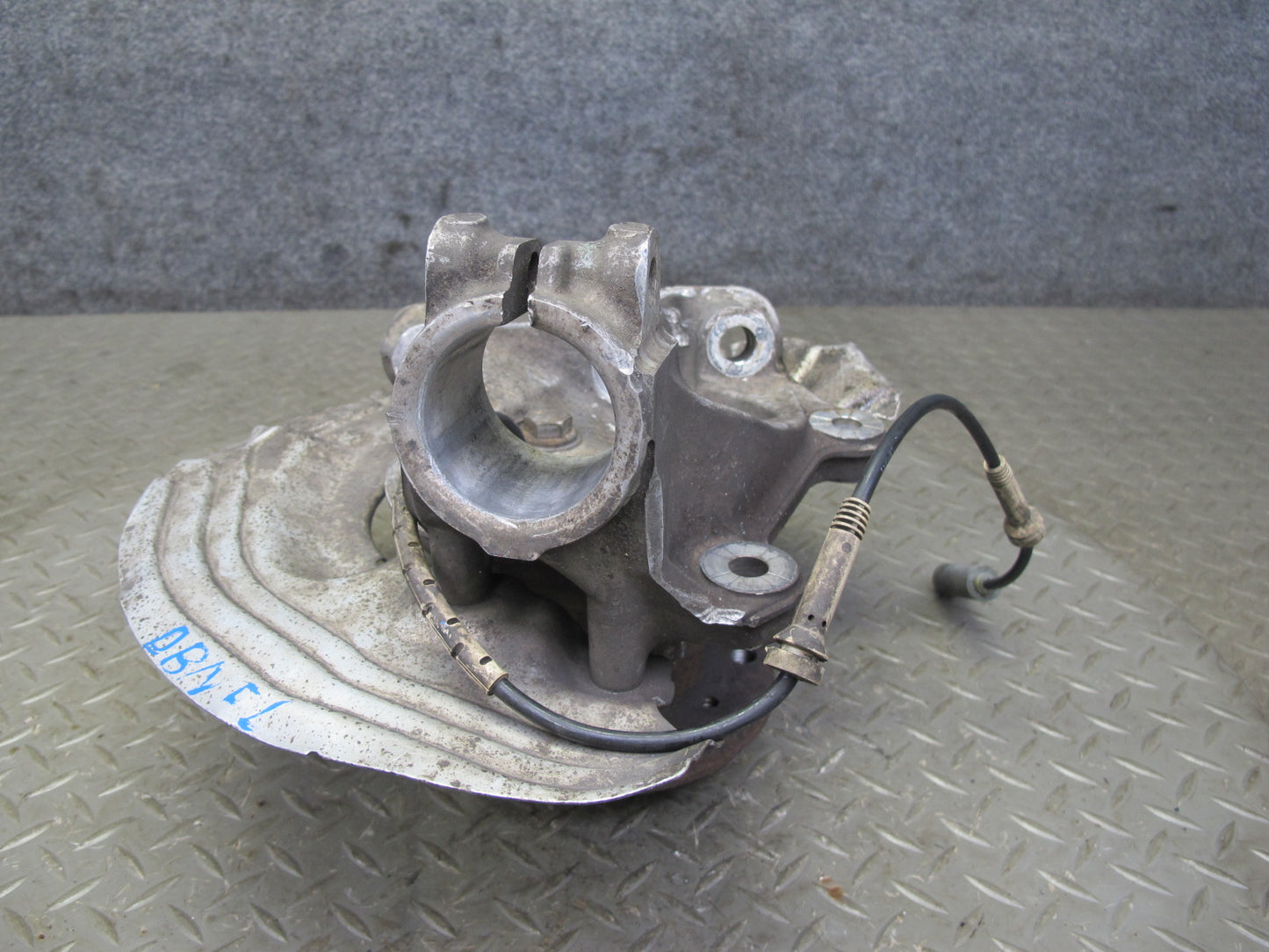 08-13 BMW E82 E88 135i RWD Front Left Spindle Knuckle Wheel Hub Bearing OEM