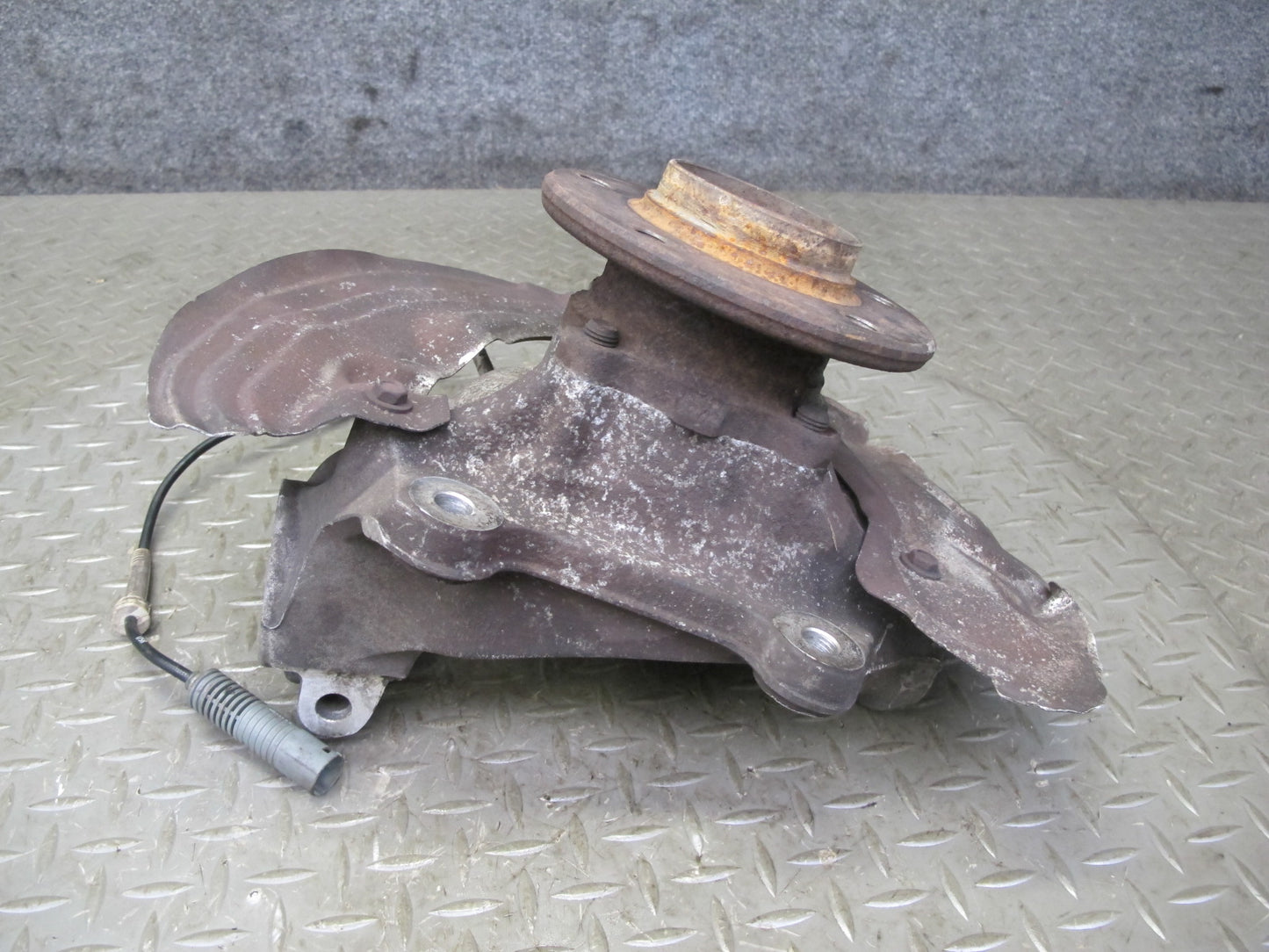 08-13 BMW E82 E88 135i RWD Front Righft Spindle Knuckle Wheel Hub Bearing OEM