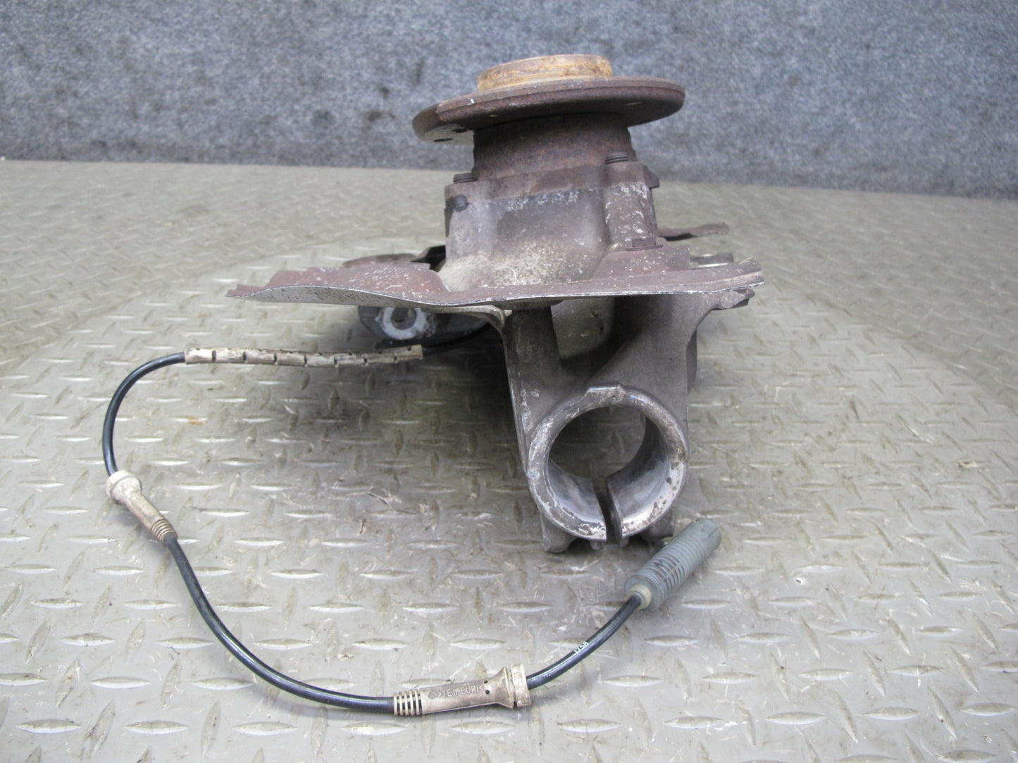 08-13 BMW E82 E88 135i RWD Front Righft Spindle Knuckle Wheel Hub Bearing OEM