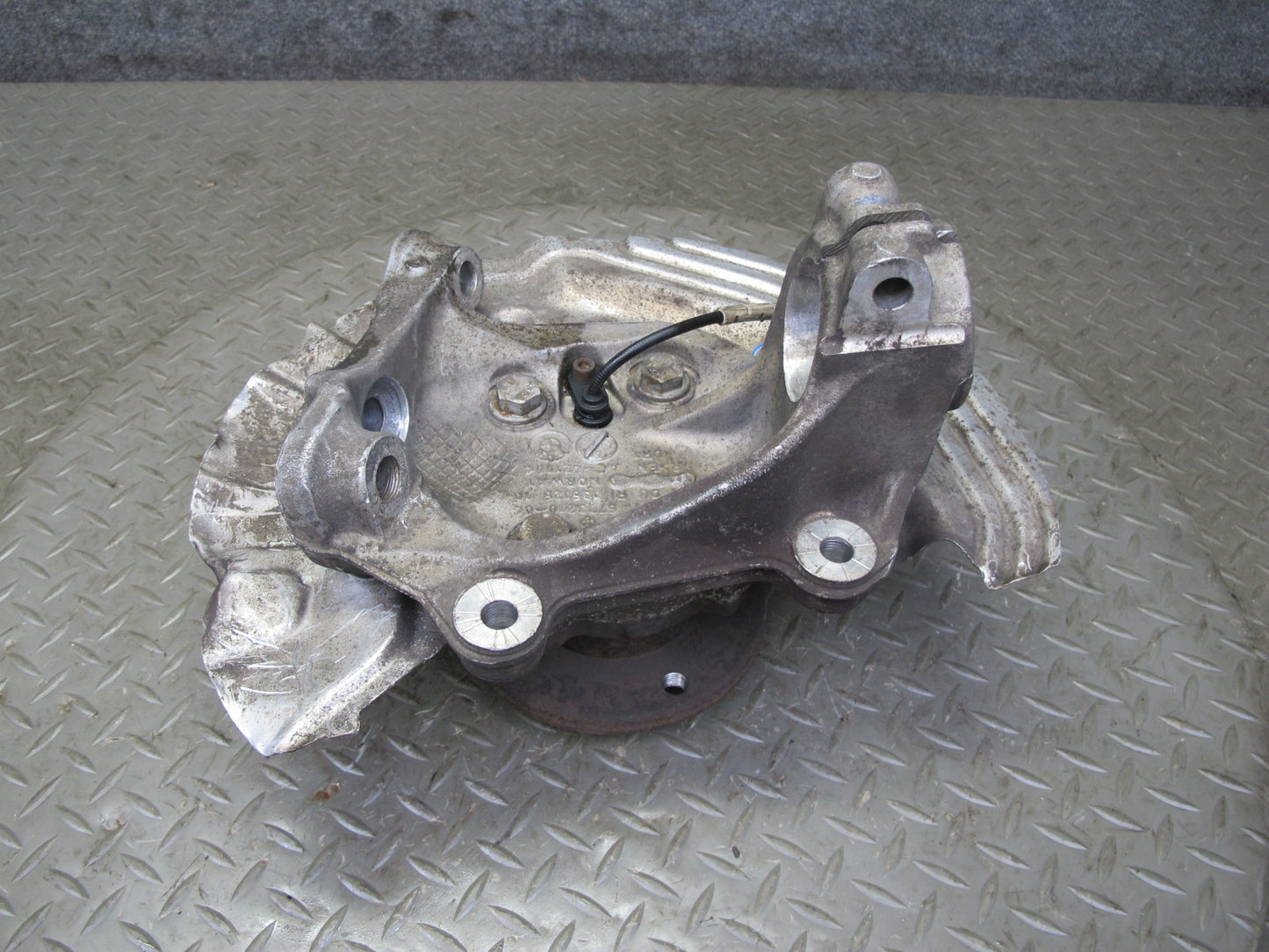 08-13 BMW E82 E88 135i RWD Front Righft Spindle Knuckle Wheel Hub Bearing OEM