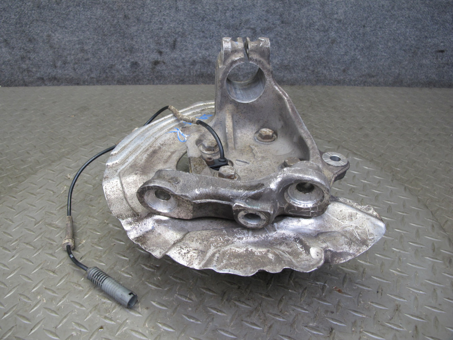 08-13 BMW E82 E88 135i RWD Front Righft Spindle Knuckle Wheel Hub Bearing OEM