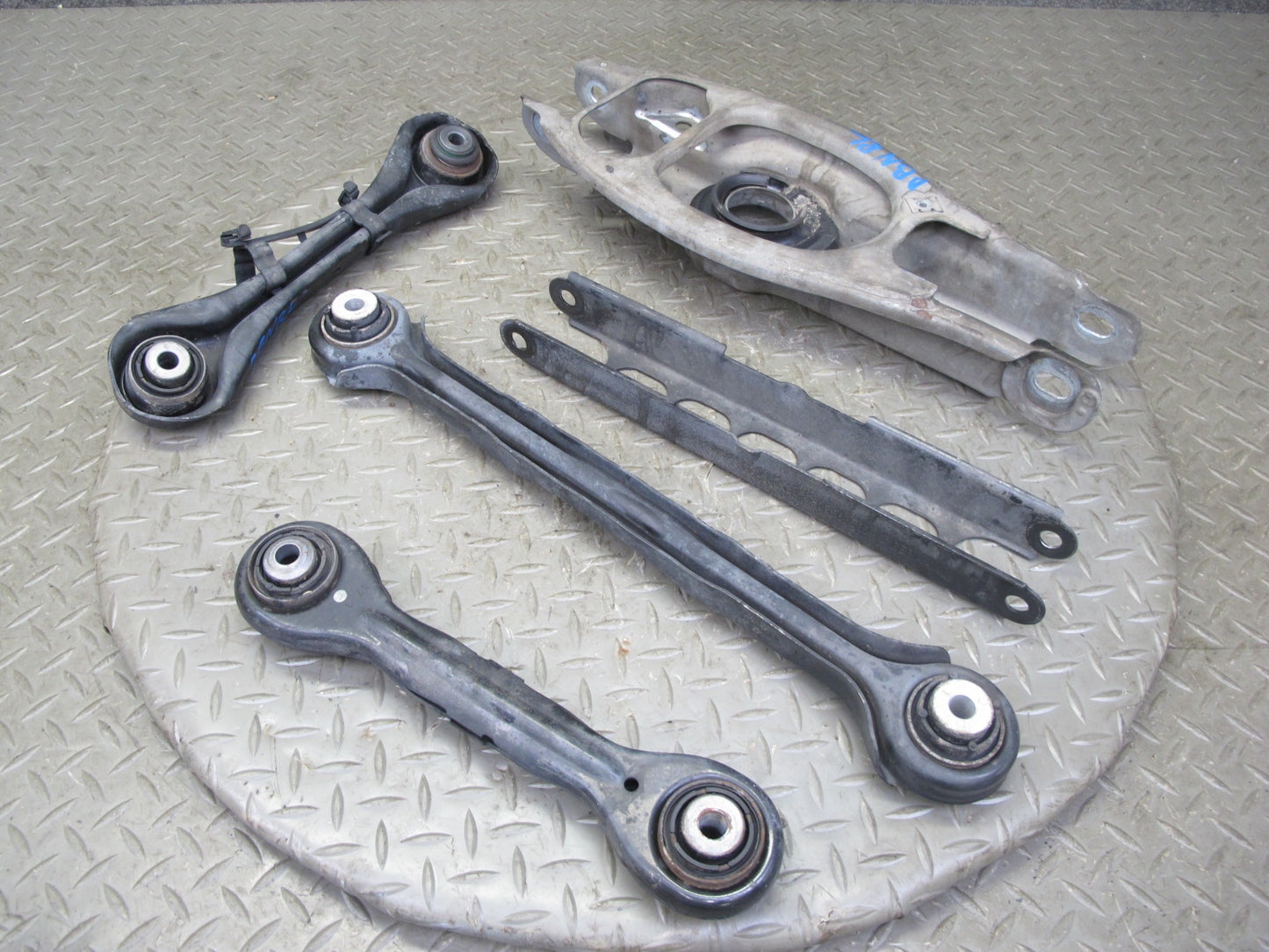 08-13 BMW E82 E88 135i Set of 5 Rear Left Suspension Control Arm OEM